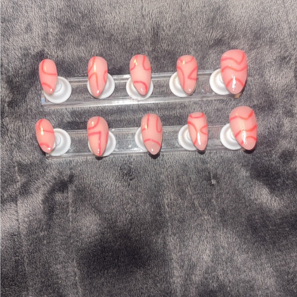 Pink Patterned Press-On Nails - Picture 2 of 3